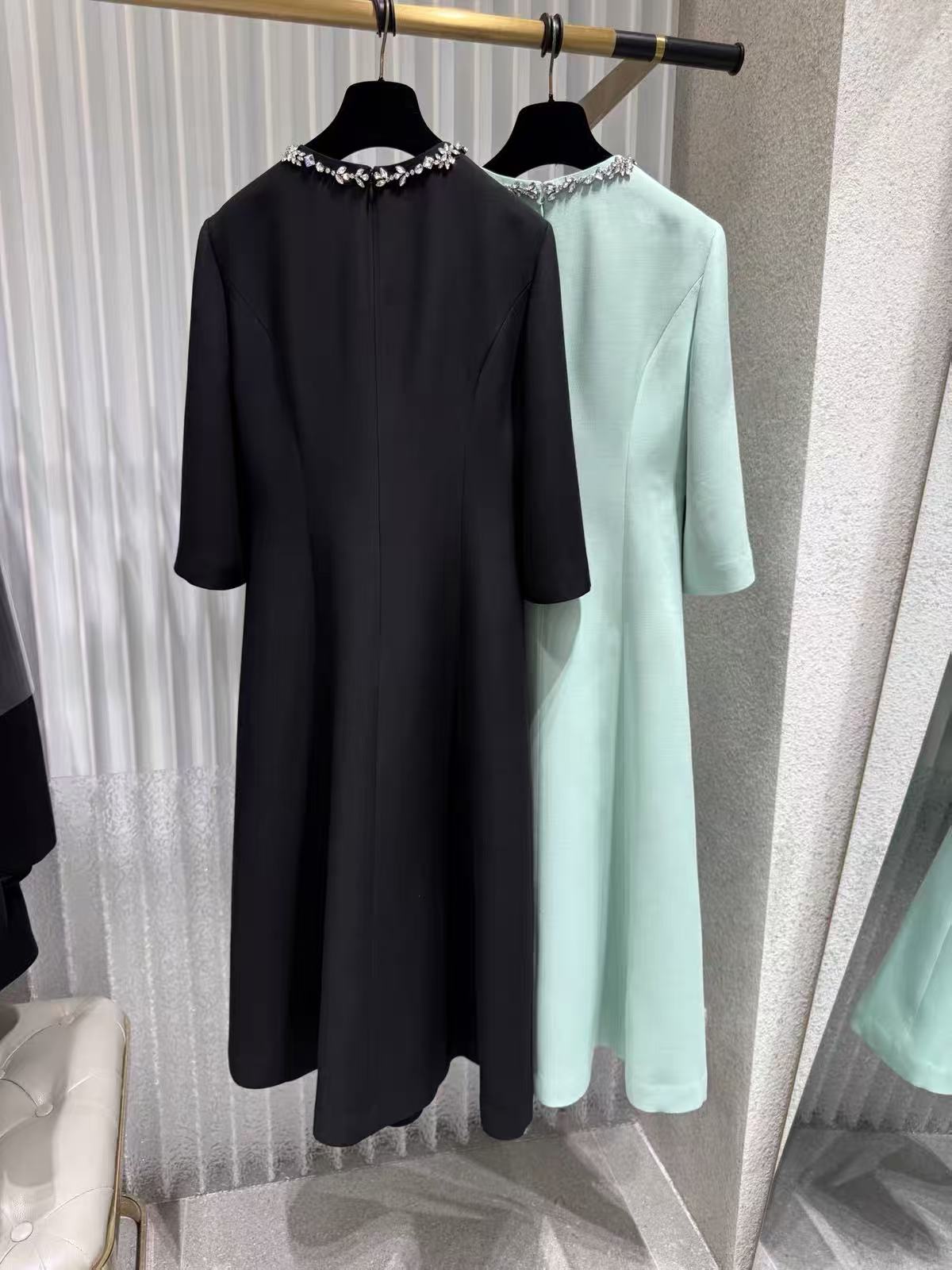 Hochwertiges Seidenwoll-Minikl – Midi Dress Bewertung und Preis